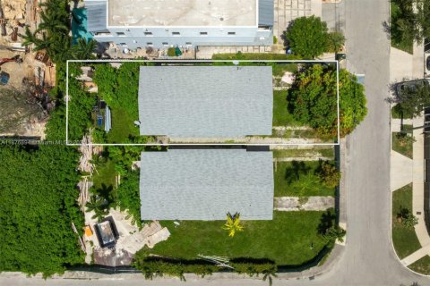 Casa en venta en Miami, Florida, 4 dormitorios, 120.77 m2 № 1946805 - foto 11