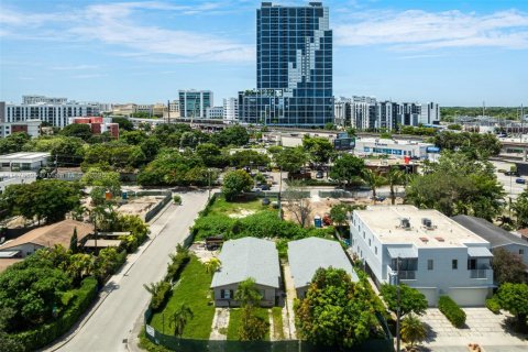 Casa en venta en Miami, Florida, 4 dormitorios, 120.77 m2 № 1946805 - foto 8