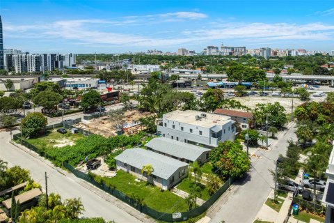 Casa en venta en Miami, Florida, 4 dormitorios, 120.77 m2 № 1946805 - foto 9