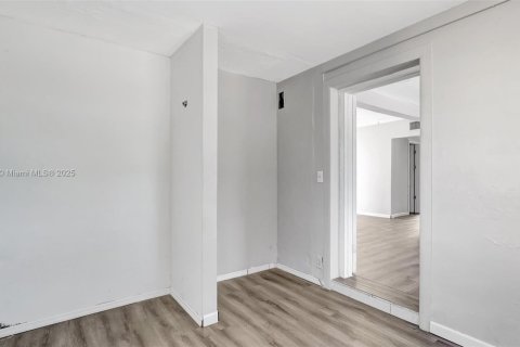 Villa ou maison à vendre à Fort Lauderdale, Floride: 3 chambres, 84.73 m2 № 1938118 - photo 17