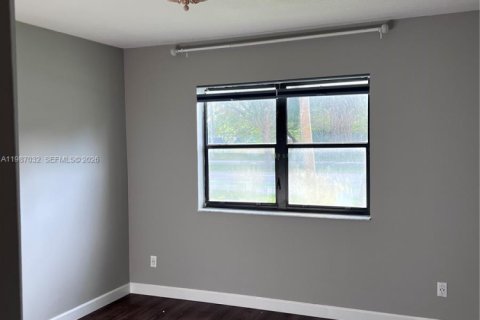 Condo in Hollywood, Florida, 2 bedrooms  № 2050430 - photo 6