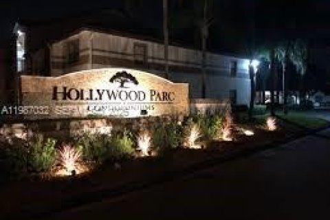 Condo in Hollywood, Florida, 2 bedrooms  № 2050430
