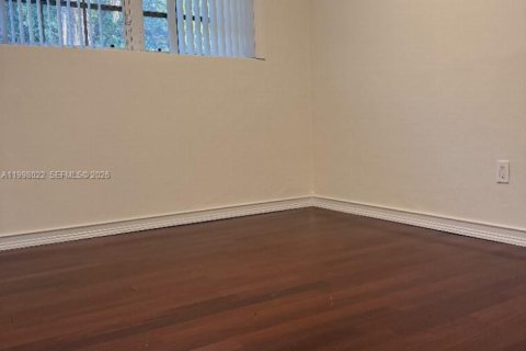 Villa ou maison à vendre à Miami, Floride: 4 chambres, 172.05 m2 № 2065026 - photo 8