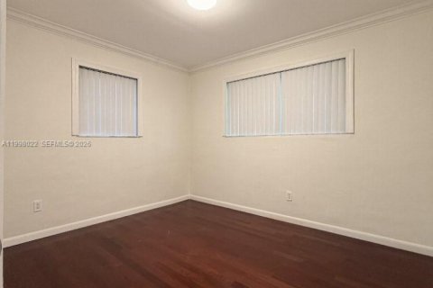 Villa ou maison à vendre à Miami, Floride: 4 chambres, 172.05 m2 № 2065026 - photo 9