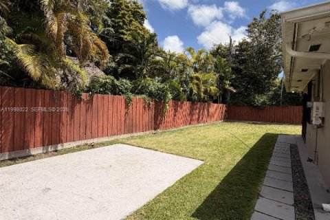 Villa ou maison à vendre à Miami, Floride: 4 chambres, 172.05 m2 № 2065026 - photo 4