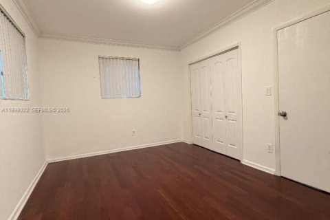 Villa ou maison à vendre à Miami, Floride: 4 chambres, 172.05 m2 № 2065026 - photo 10