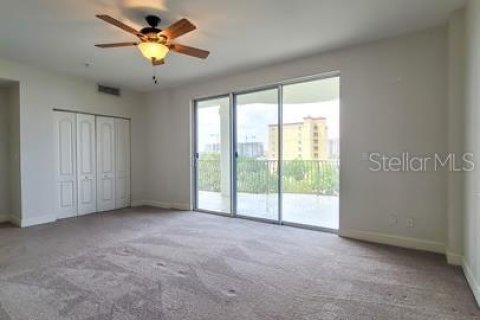 Condo in Saint Petersburg, Florida, 2 bedrooms  № 1909145 - photo 13