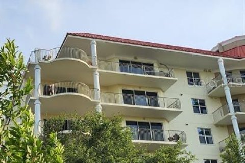 Condo in Saint Petersburg, Florida, 2 bedrooms  № 1909145 - photo 3