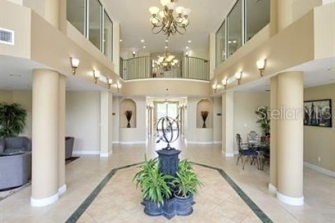 Condo in Saint Petersburg, Florida, 2 bedrooms  № 1909145 - photo 2