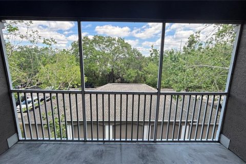 Condo in Tampa, Florida, 2 bedrooms  № 1875868 - photo 11