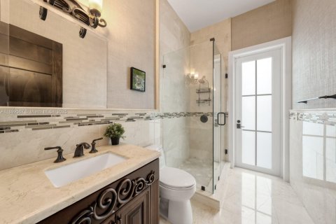 Casa en venta en Coral Gables, Florida, 6 dormitorios, 494.8 m2 № 1950869 - foto 10