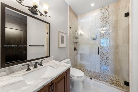 Casa en venta en Coral Gables, Florida, 6 dormitorios, 494.8 m2 № 1950869 - foto 17