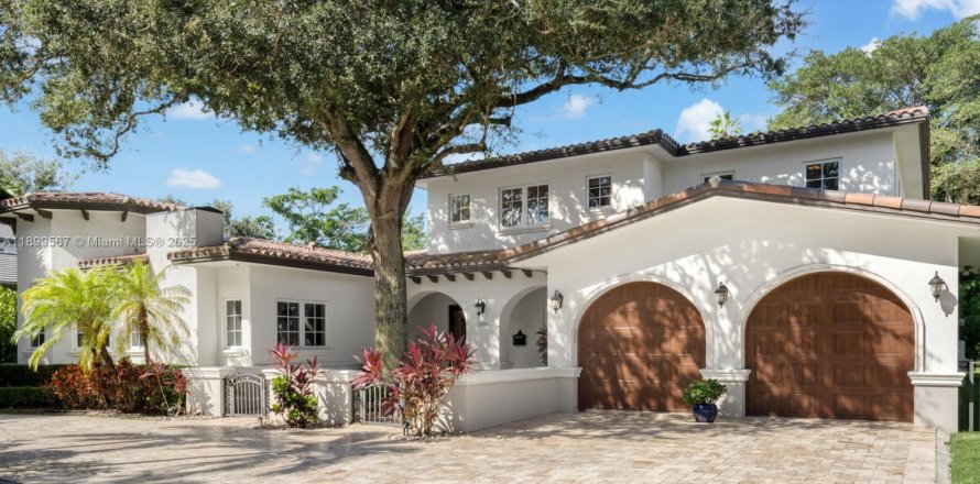 Casa en Coral Gables, Florida 6 dormitorios, 494.8 m2 № 1950869