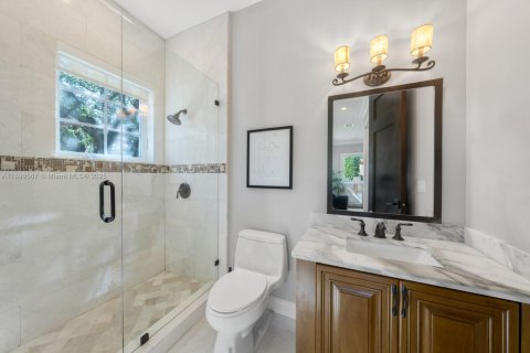 Casa en venta en Coral Gables, Florida, 6 dormitorios, 494.8 m2 № 1950869 - foto 19