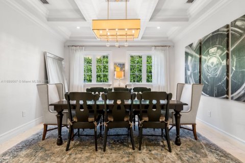 Casa en venta en Coral Gables, Florida, 6 dormitorios, 494.8 m2 № 1950869 - foto 9
