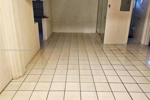 House in Fort Lauderdale, Florida 3 bedrooms, 126.35 sq.m. № 1978376 - photo 2