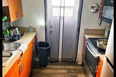 House in Fort Lauderdale, Florida 3 bedrooms, 126.35 sq.m. № 1978376 - photo 5