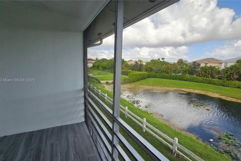 Condo in Coral Springs, Florida, 2 bedrooms  № 1971625 - photo 14