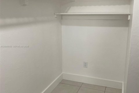 Copropriété à louer à Miami, Floride: 2 chambres, 92.34 m2 № 2387135 - photo 19
