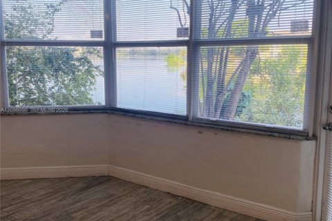 Copropriété à louer à Miami, Floride: 2 chambres, 92.34 m2 № 2387135 - photo 4