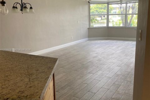 Copropriété à louer à Miami, Floride: 2 chambres, 92.34 m2 № 2387135 - photo 11