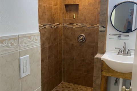 Copropriété à louer à Miami, Floride: 2 chambres, 92.34 m2 № 2387135 - photo 14