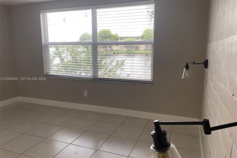 Copropriété à louer à Miami, Floride: 2 chambres, 92.34 m2 № 2387135 - photo 18