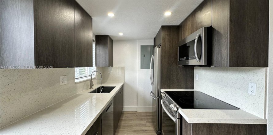 Квартира в Форт-Лодердейл, Флорида 2 спальни № 2049236