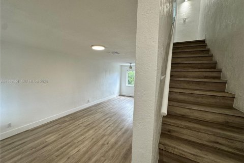 Снять в аренду квартиру в Форт-Лодердейл, Флорида 2 спальни, № 2049236 - фото 11