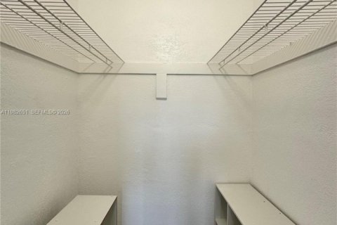 Снять в аренду квартиру в Форт-Лодердейл, Флорида 2 спальни, № 2049236 - фото 18