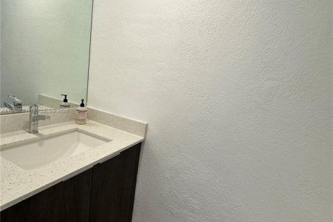 Снять в аренду квартиру в Форт-Лодердейл, Флорида 2 спальни, № 2049236 - фото 8