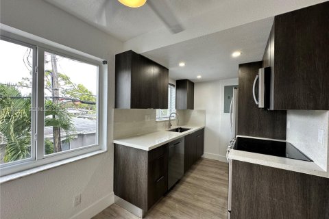 Снять в аренду квартиру в Форт-Лодердейл, Флорида 2 спальни, № 2049236 - фото 3