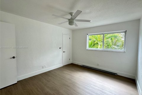 Снять в аренду квартиру в Форт-Лодердейл, Флорида 2 спальни, № 2049236 - фото 26