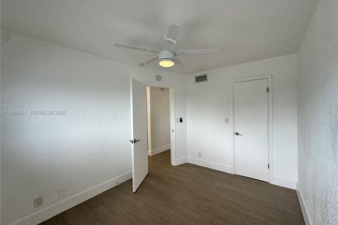 Снять в аренду квартиру в Форт-Лодердейл, Флорида 2 спальни, № 2049236 - фото 25