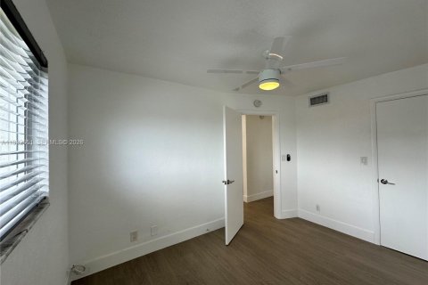 Снять в аренду квартиру в Форт-Лодердейл, Флорида 2 спальни, № 2049236 - фото 17