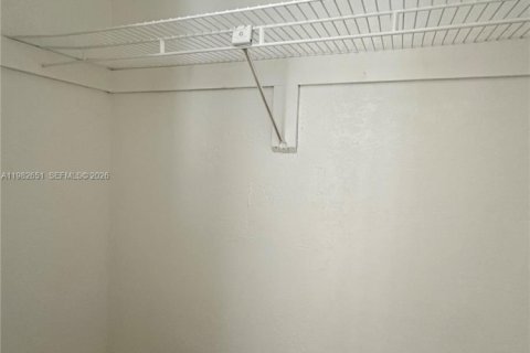 Снять в аренду квартиру в Форт-Лодердейл, Флорида 2 спальни, № 2049236 - фото 27