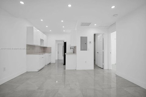 Villa ou maison à vendre à Miami Gardens, Floride: 3 chambres, 102.56 m2 № 1966792 - photo 11