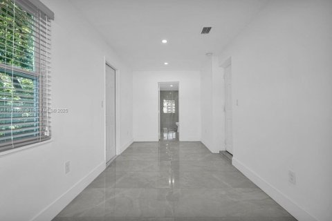 Villa ou maison à vendre à Miami Gardens, Floride: 3 chambres, 102.56 m2 № 1966792 - photo 23