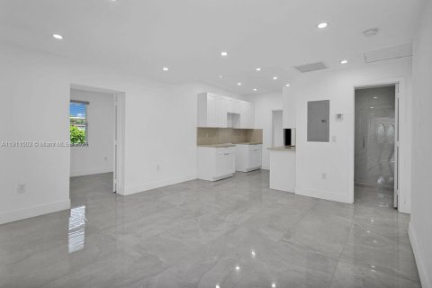 Villa ou maison à vendre à Miami Gardens, Floride: 3 chambres, 102.56 m2 № 1966792 - photo 13