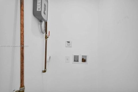 Villa ou maison à vendre à Miami Gardens, Floride: 3 chambres, 102.56 m2 № 1966792 - photo 14