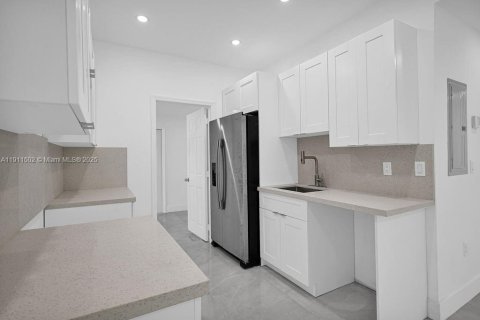 Villa ou maison à vendre à Miami Gardens, Floride: 3 chambres, 102.56 m2 № 1966792 - photo 6