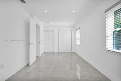 Villa ou maison à vendre à Miami Gardens, Floride: 3 chambres, 102.56 m2 № 1966792 - photo 19