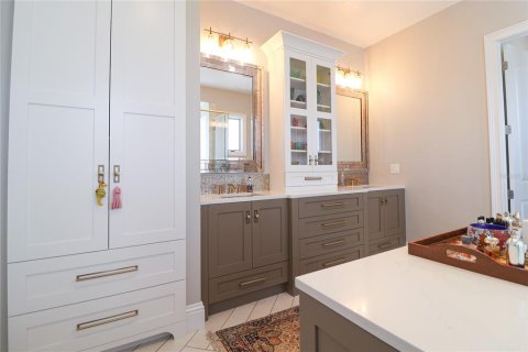 Casa en venta en Treasure Island, Florida, 4 dormitorios, 427.26 m2 № 1598659 - foto 23