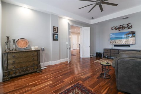 Casa en venta en Treasure Island, Florida, 4 dormitorios, 427.26 m2 № 1598659 - foto 28