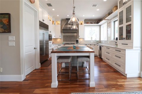 Casa en venta en Treasure Island, Florida, 4 dormitorios, 427.26 m2 № 1598659 - foto 11