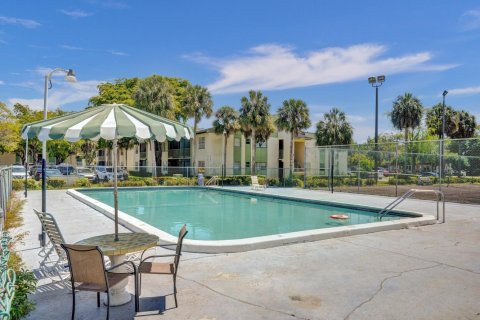 Copropriété à vendre à Coral Springs, Floride: 2 chambres, 78.97 m2 № 1093337 - photo 1