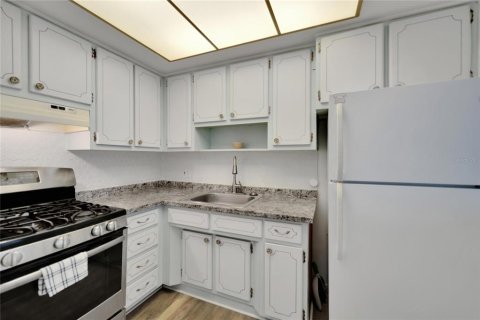 Condo in Saint Petersburg, Florida, 1 bedroom  № 1732711 - photo 17