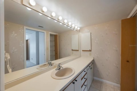 Condo in Clearwater, Florida, 2 bedrooms  № 1876605 - photo 27