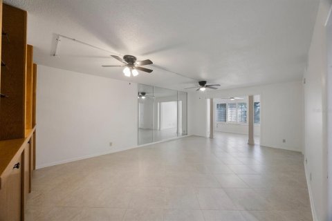 Condo in Clearwater, Florida, 2 bedrooms  № 1876605 - photo 9