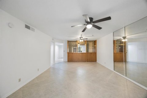 Condo in Clearwater, Florida, 2 bedrooms  № 1876605 - photo 13